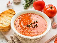 Доматена крем супа от пресни домати с копър, босилек и чесън